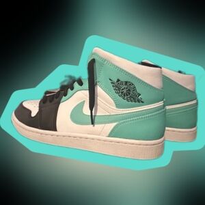 NIKE AIR JORDAN 1 MID "TROPICAL TWIST/IGLOO" Men's Size 11.5